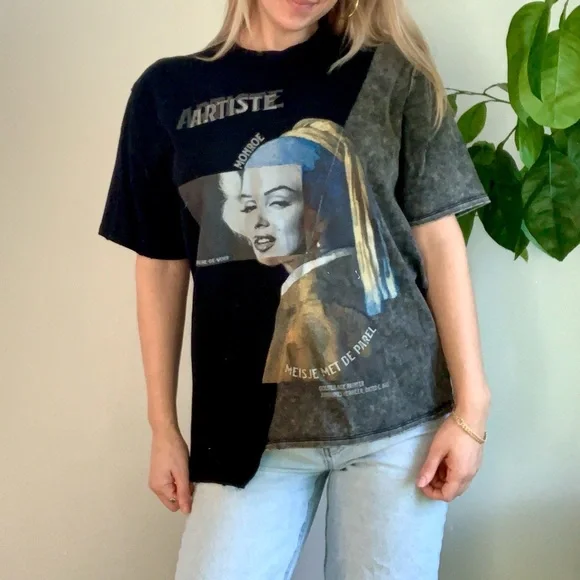 Maniere De Voir Marilyn Monroe Graphic Tee in Black/Gray - Picture 4 of 10